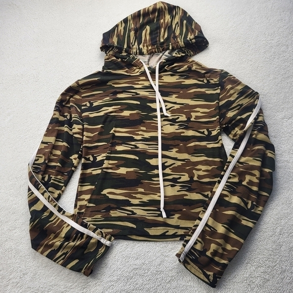 Roma Concept Tops - Roma Concept Crop Top Hoodie Long Sleeves Camo Women's Size XL